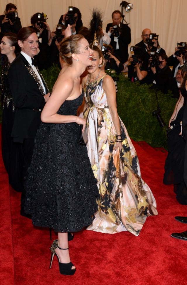 Met Gala, Jennifer Lawrence, Photo bomb, Sarah Jessica Parker