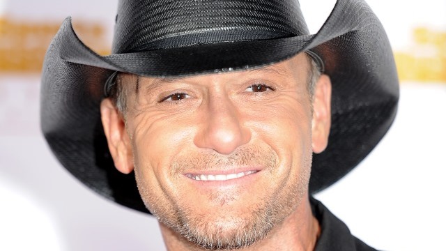 Tim McGraw Sports Illustrated Swimsuit Performance Video, Tim McGraw New Single Performance