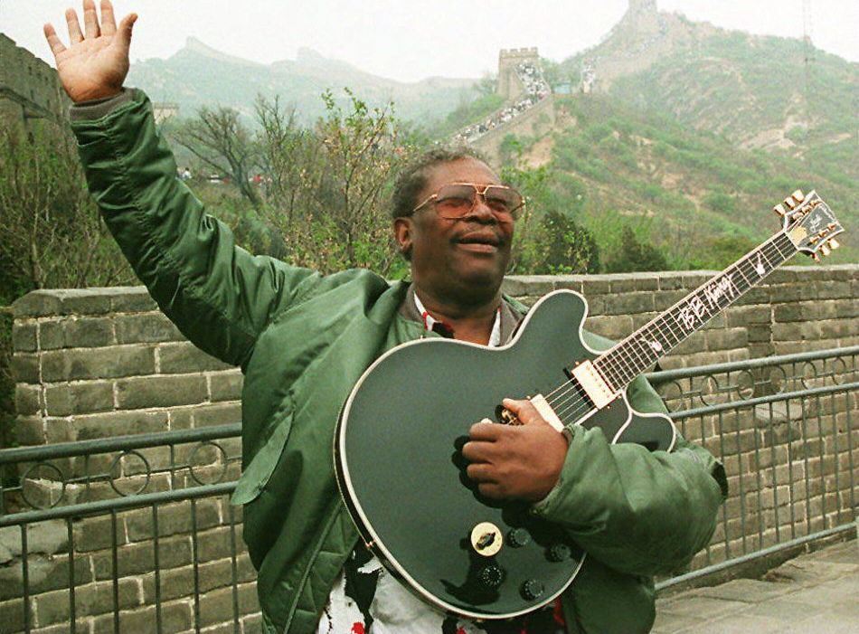 B.B. King in 1994 at the Great Wall of China. (Getty)
