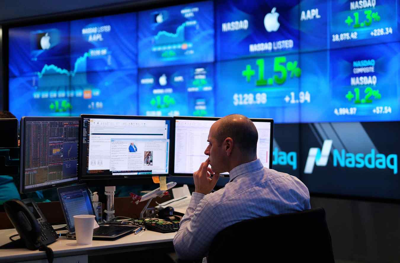 Nasdaq Apple Trader Stock