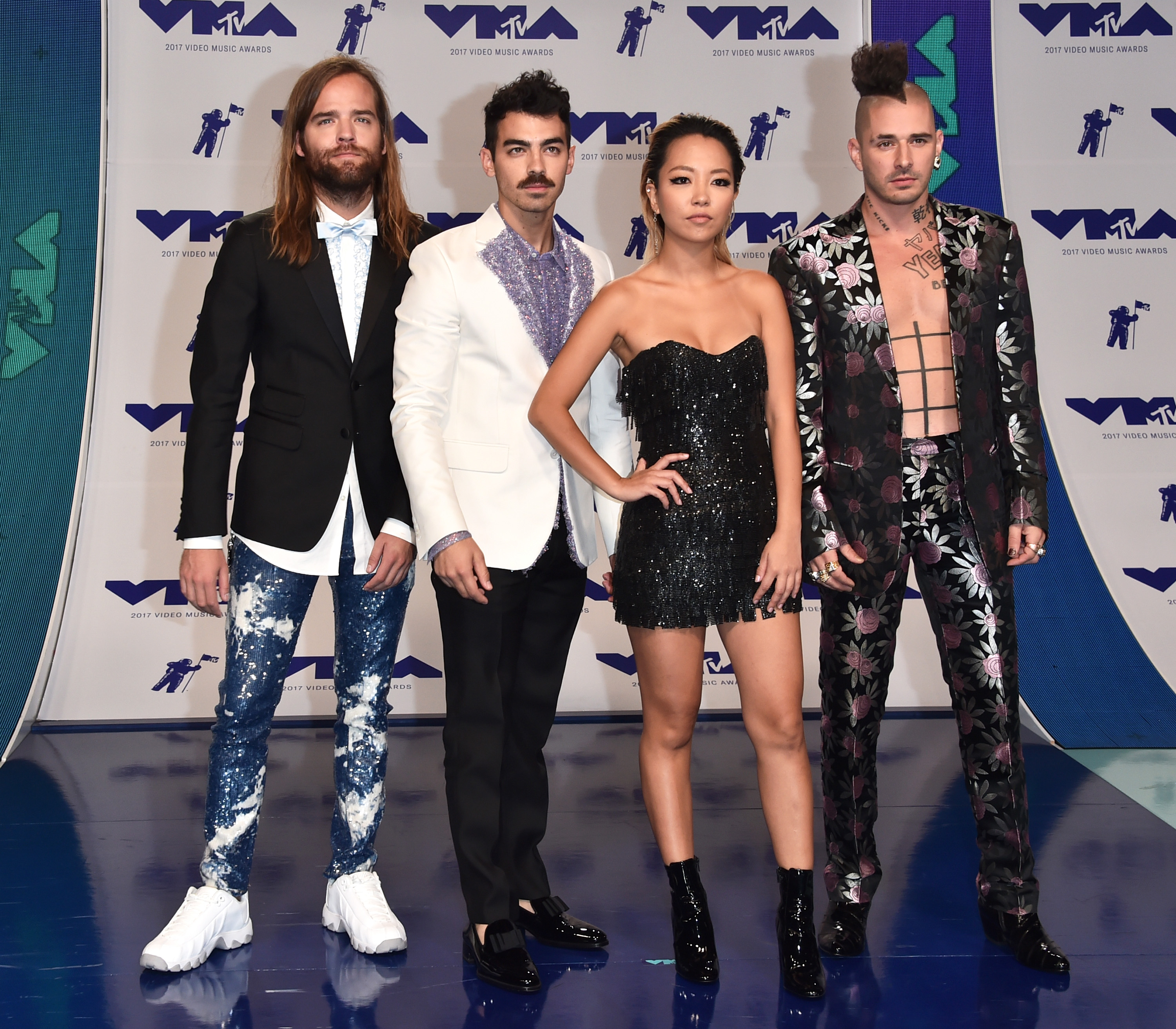 DNCE VMAs, VMAs 2017, MTV VMAs 2017, VMAs 2017 Red Carpet, VMAs Best Dressed 2017, VMAs Worst Dressed Photos, VMAs 2017 Red Carpet Photos, MTV VMAs 2017 Red Carpet Pics