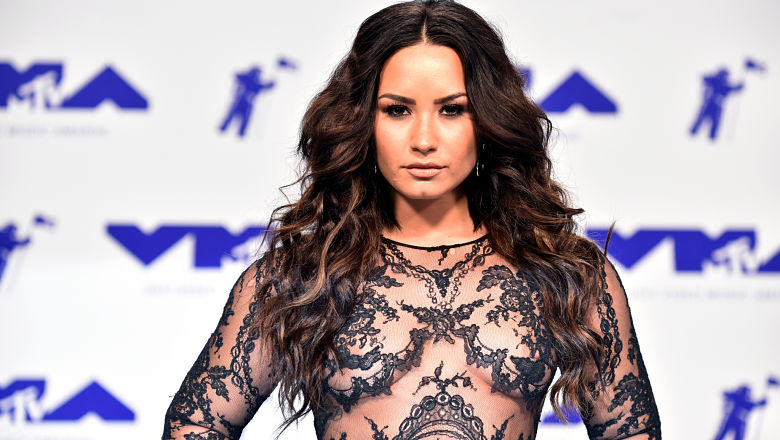 Demi Lovato lesbian