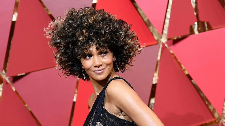 Halle Berry Red Carpet Photo, Oscars 2018 Red Carpet, Watch Academy Awards Red Carpet Online