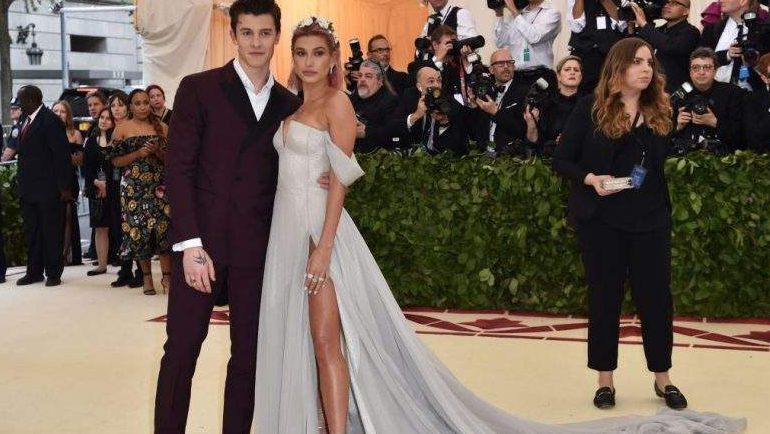 Hailey Baldwin Shawn Mendes