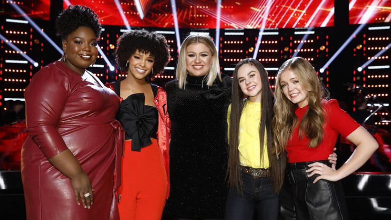 Kelly Clarkson on The Voice