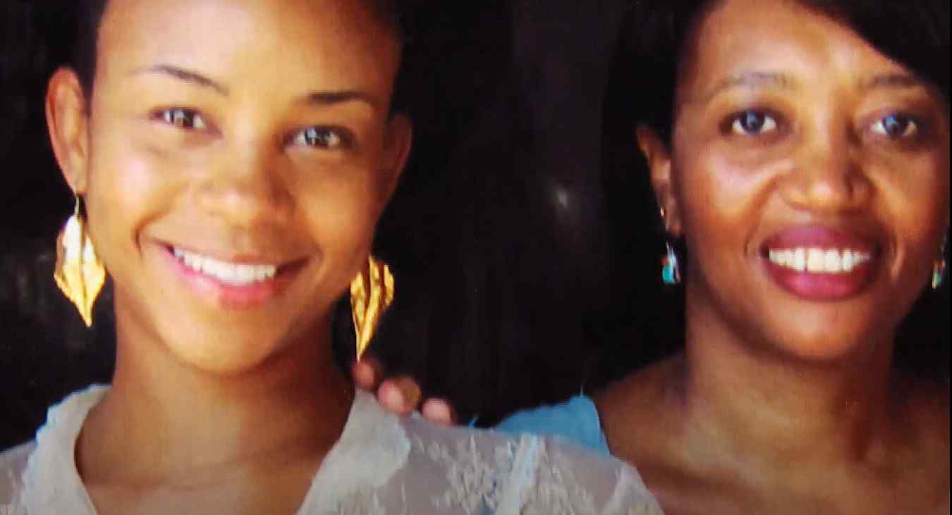 Grey's Anatomy & Friday Night Lights actress Aasha Davis and her older sister Lesley Herring, who disappeared in 2009.