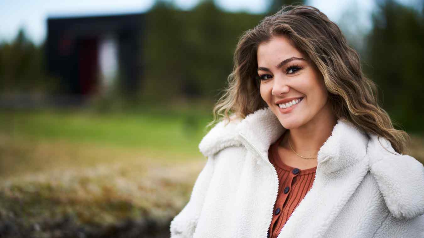 Tori Deal