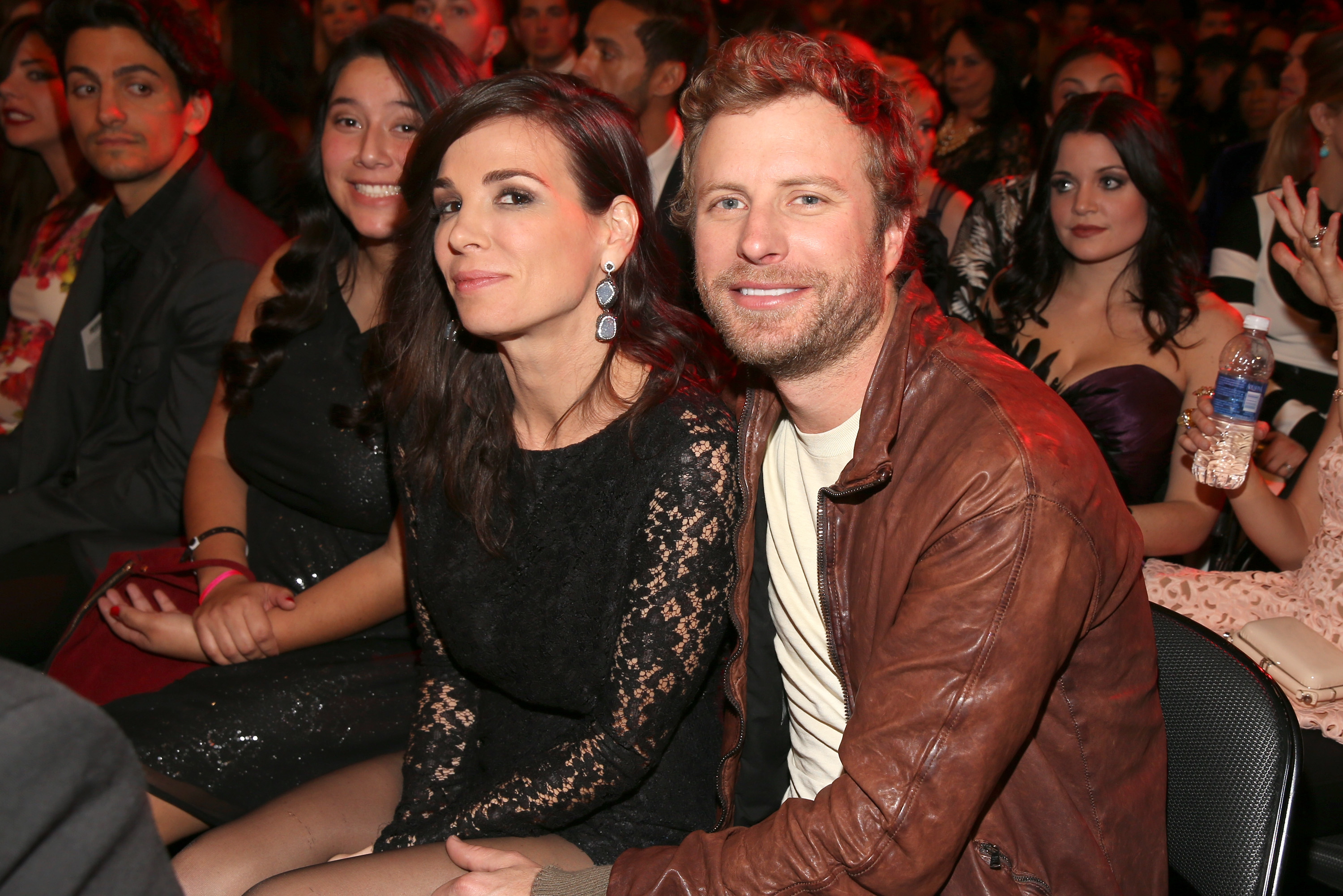 dierks bentley wife