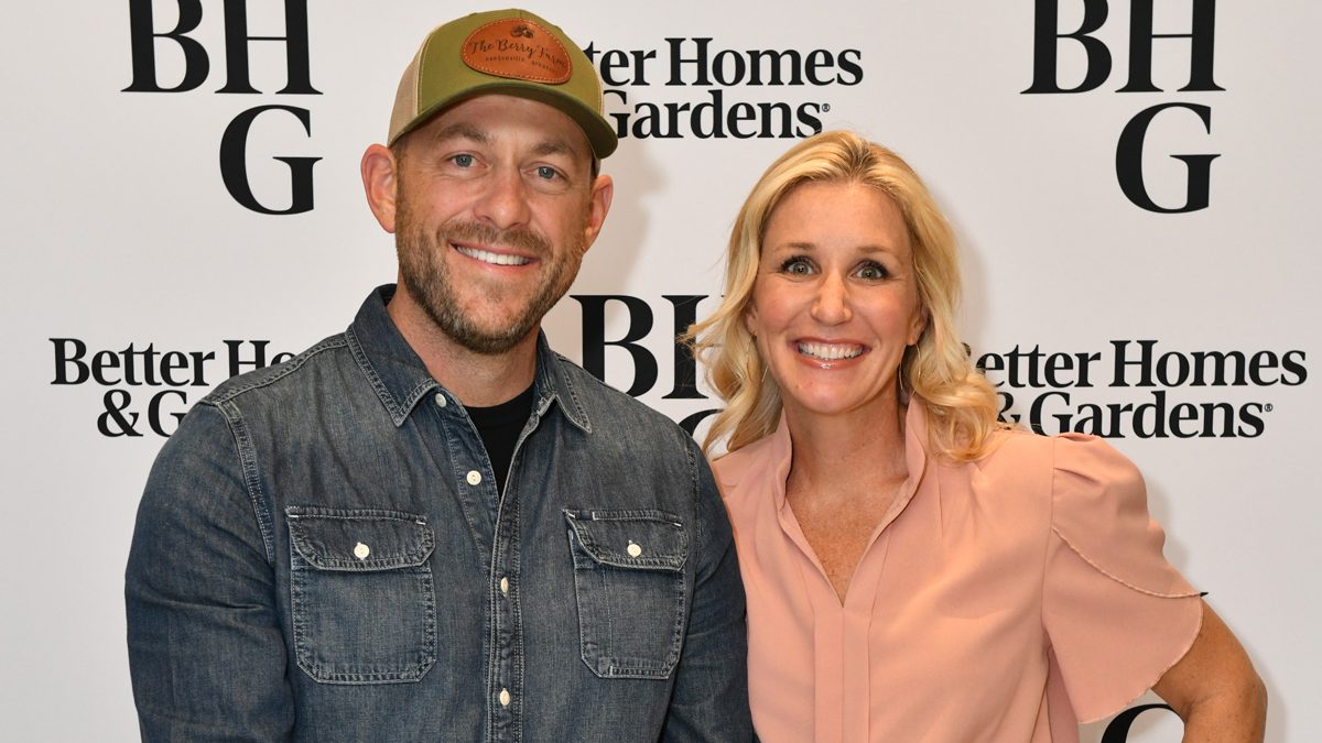 HGTV Stars Help Military Mom Struggling at Airport