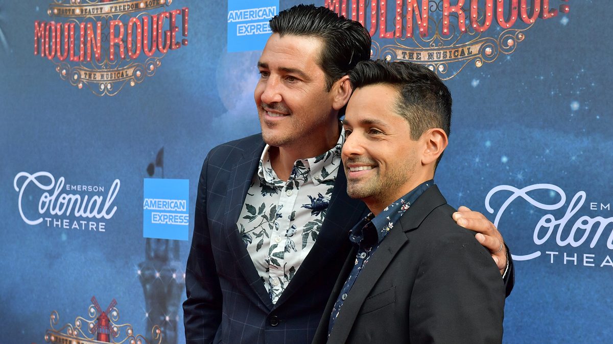 Jonathan Knight, Harley Rodriguez