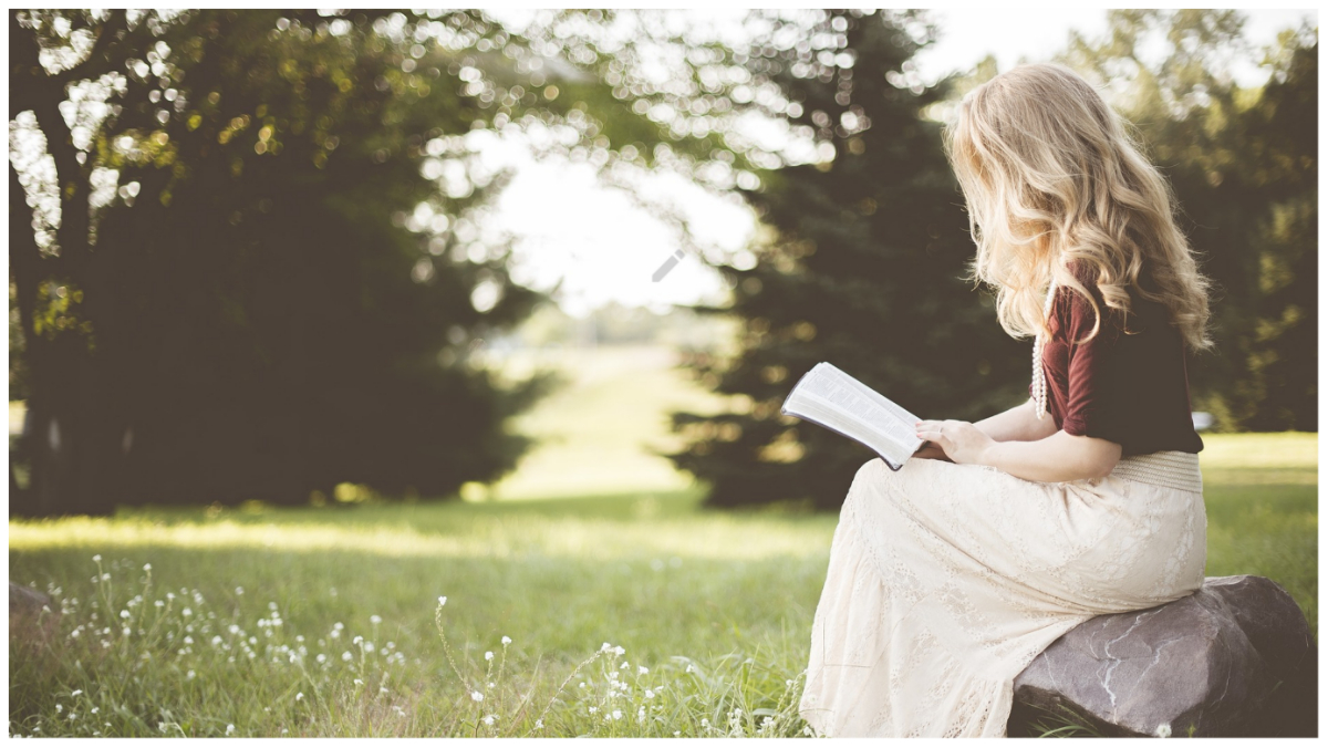 girl reading