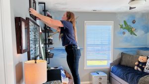 Mina Starsiak Hawk in Luke's new bedroom
