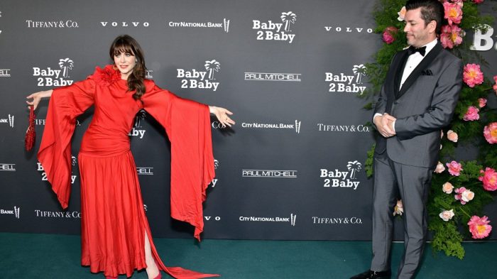 Zooey Deschanel and Jonathan Scott