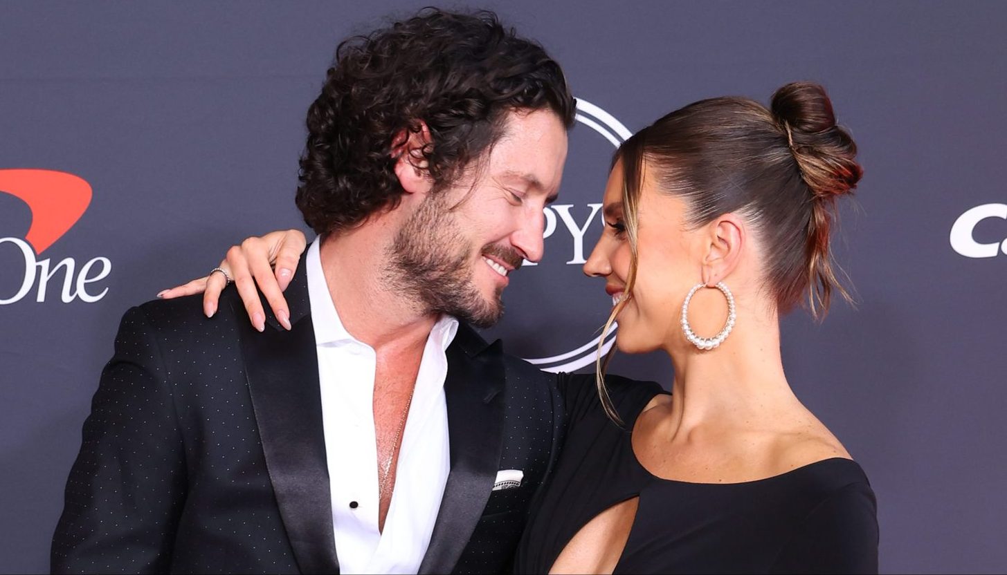 Val Chmerkovskiy and Jenna Johnson