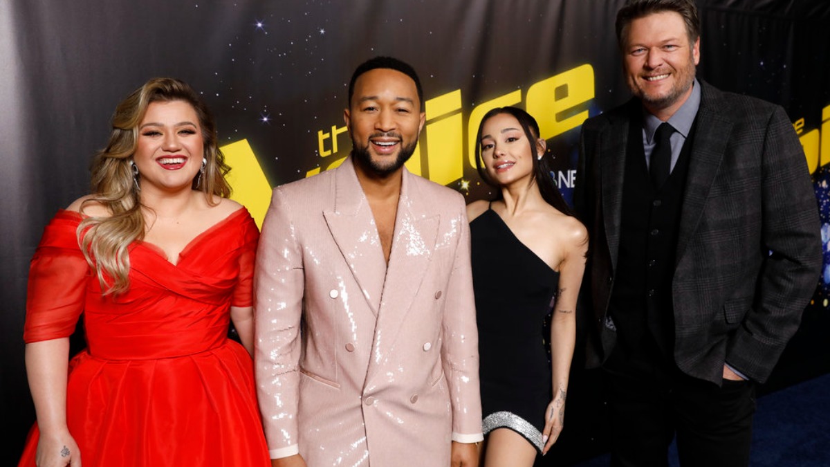 Ariana Grande Singing