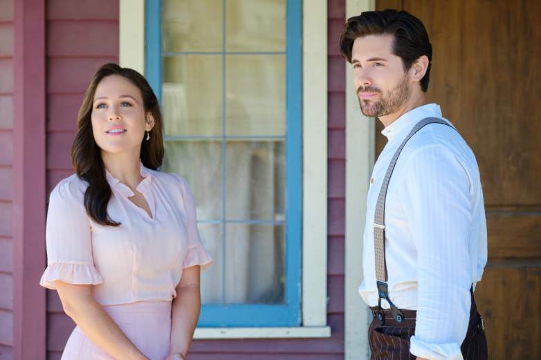 Erin Krakow, Chris McNally