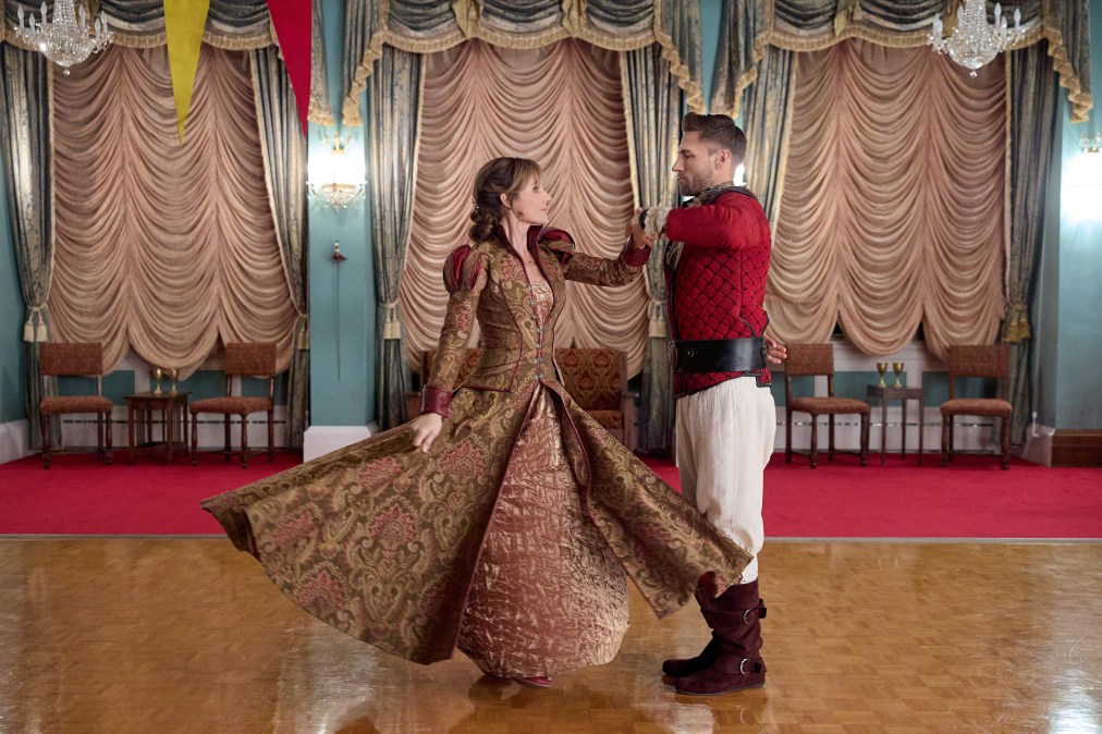 Nikki DeLoach, Andrew Walker