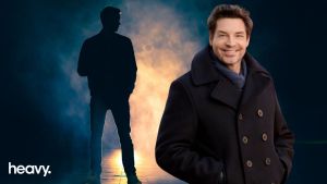 Fans say Brennan Elliott looks like James Bond in a new photo.