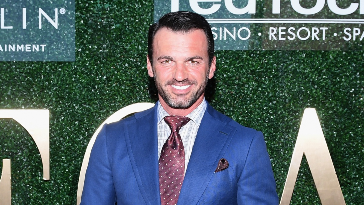 Tony Dovolani.