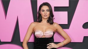 Paige DeSorbo gives a little side eye while posing on the red carpet