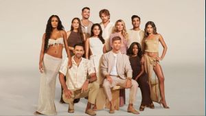 The season 9 cast of Summer House in their official photo