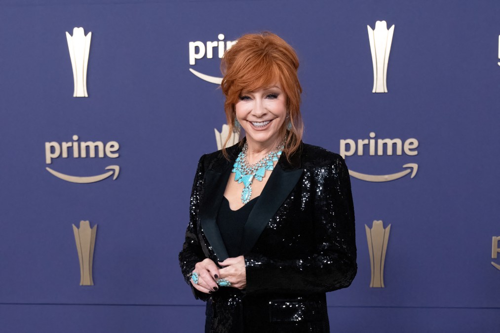 Reba McEntire posing for a photo