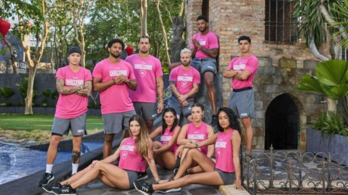 The Challenge Battle of the Eras Era 3 photo with Theo and Olivia