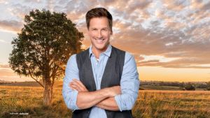 Carson on When Calls the Heart