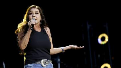 Gretchen Wilson Reveals Injury That Left Her in Wheelchair for Months