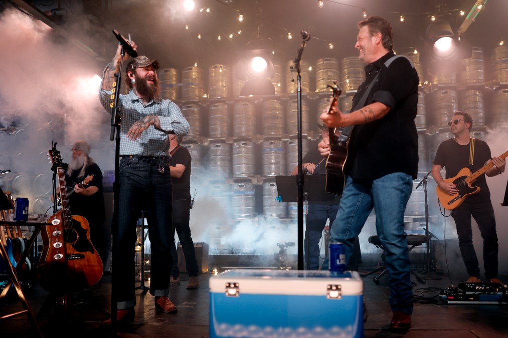 Blake Shelton and Post Malone singing together