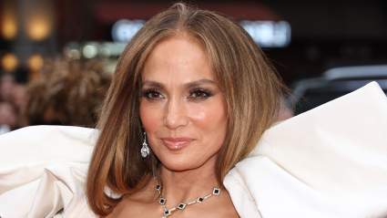 Jennifer Lopez Needed Stitches After AMAs Rehearsal Injury