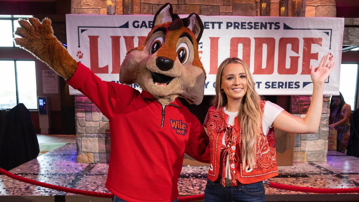 Gabby Barrett and Great Wolf Lodge Announce “Live at the Lodge" Summer Concert Series