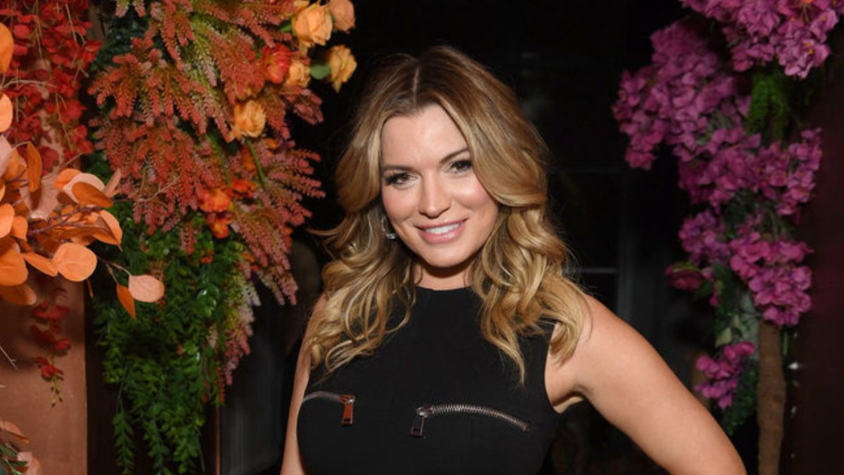 SUMMER HOUSE -- "S9 Premiere Party" -- Pictured: Lindsay Hubbard on Wednesday, February 12 from The Fleur Room, New York