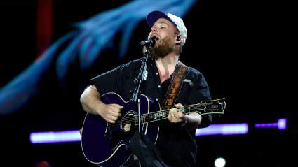 Country Star Luke Combs Gets Emotional Mid-Song During Live Performance