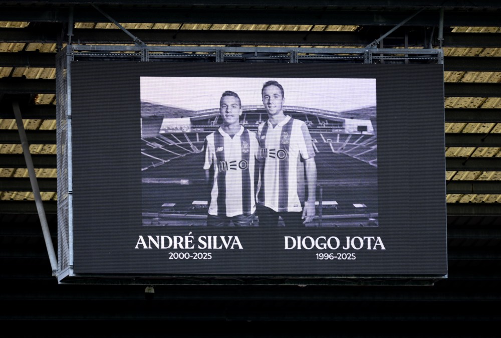 The LED board shows a tribute to former football player Diogo Jota and his brother Andre Silva 