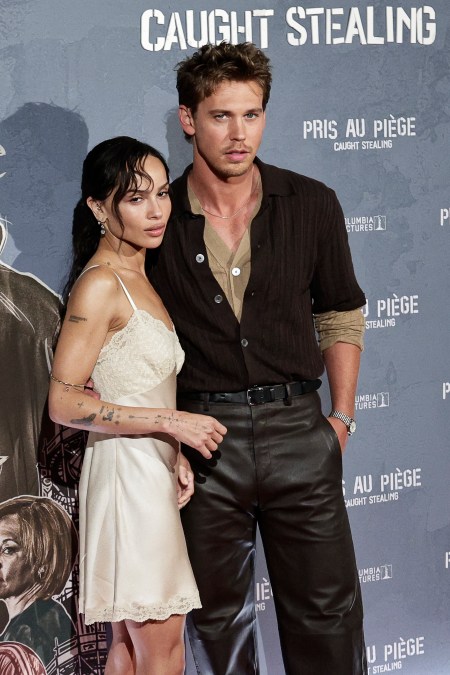 US actor Austin Butler (R) and US actress Zoe Kravitz 