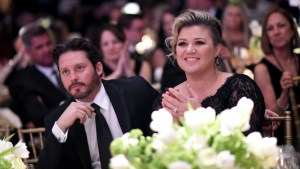 Brandon Blackstock (L) and singer/songwriter Kelly Clarkson