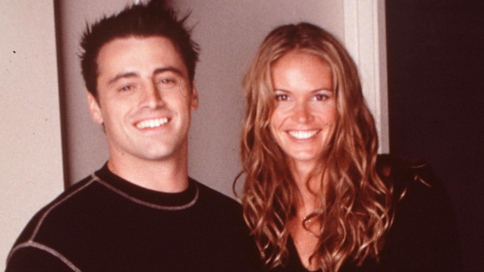 1999 Matt Leblanc And Elle Macpherson On The Set Of "Friends."