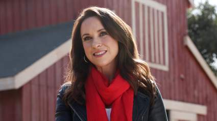 Lacey Chabert Fans Buzz Over Hallmark Holiday Surprise