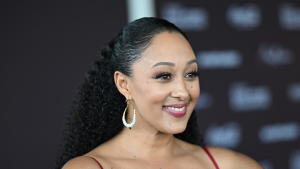 Tamera Mowry-Housley Bake Off