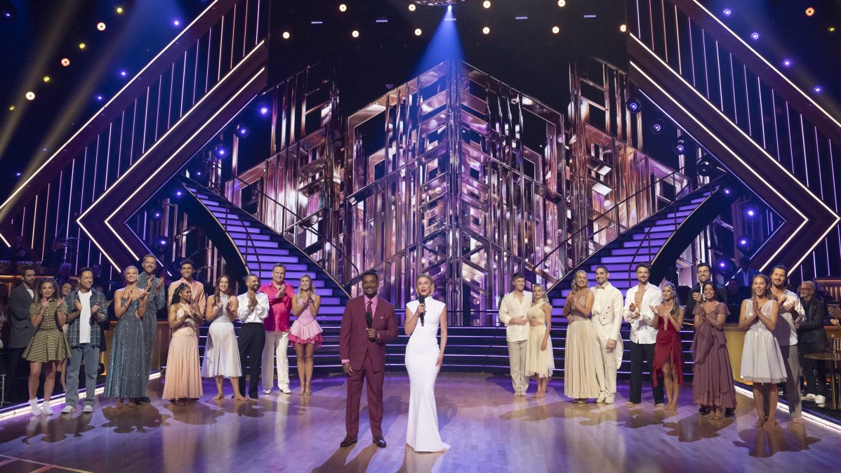 Dylan Efron Breaks Nose During “Dancing with the Stars” Rehearsal