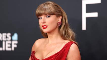 Jimmy Fallon Rates Taylor Swift’s Homemade Sourdough Bread
