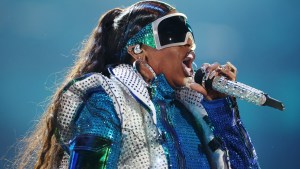 Missy Elliott performing