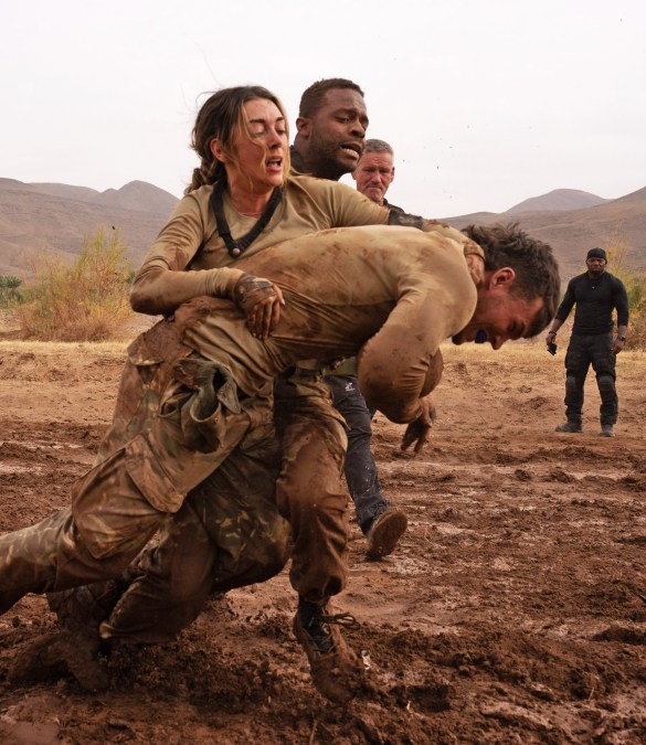SPECIAL FORCES: WORLD’S TOUGHEST TEST: L-R: Brianna LaPaglia, Randall Cobb, DS agent Mark Billingham, Mark Estes and DS agent Jovon Quarles