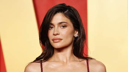 Kylie Jenner Slays Thanksgiving Style in a Revealing Little Black Dress: PHOTO