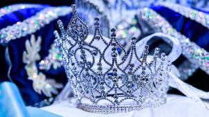 Miss Jamaica Falls Off Stage