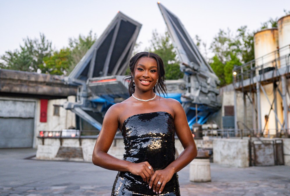 40TH ANNIVERSARY DISNEY PARKS MAGICAL CHRISTMAS DAY PARADE