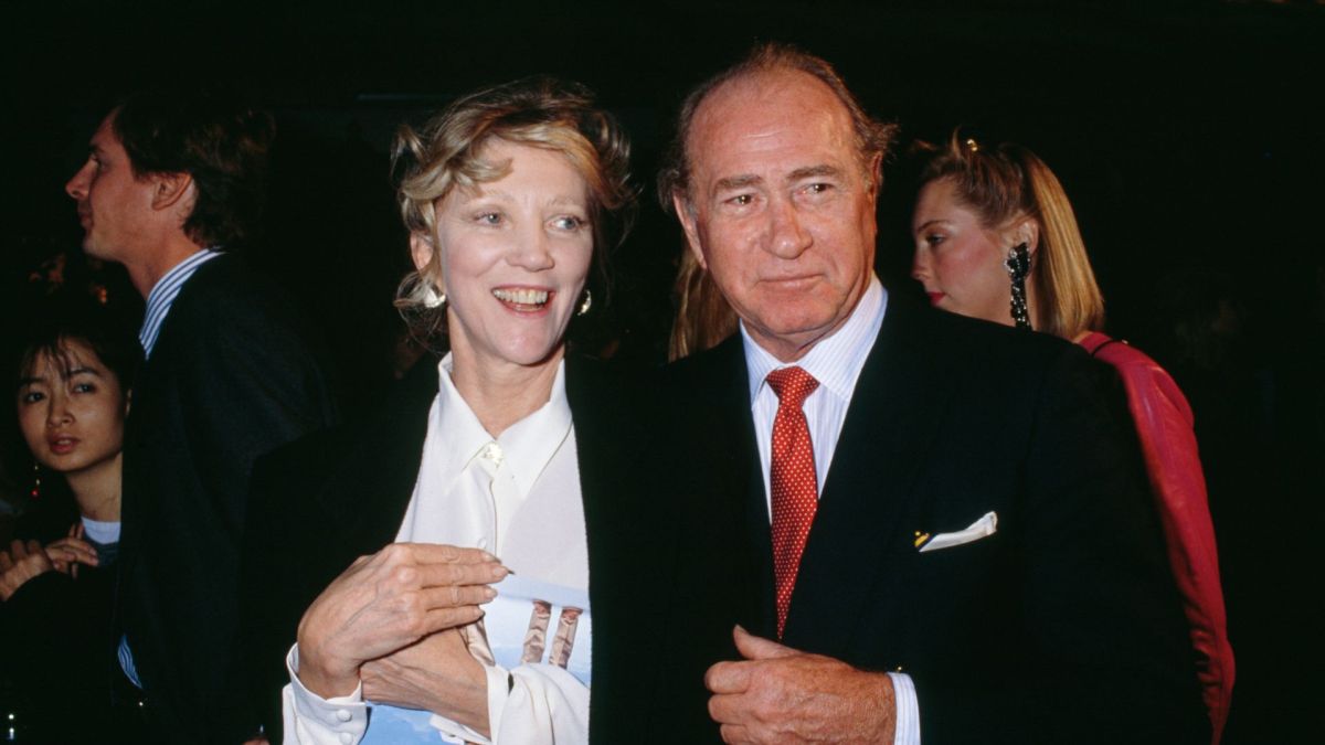 Kathie Browne (1930-2003) and her husband, American actor Darren McGavin (1922-2006) attend the premiere of 'Twins', held at AMC Century 14 Theater in the Century City neighbourhood of Los Angeles, California, 8th December 1988
