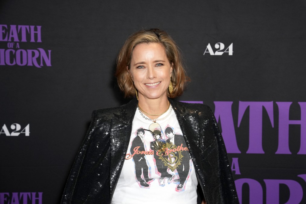 Téa Leoni