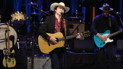 John Foster Shares His Mom’s Heartwarming Link to Country Legend Don Williams During Concert Tribute